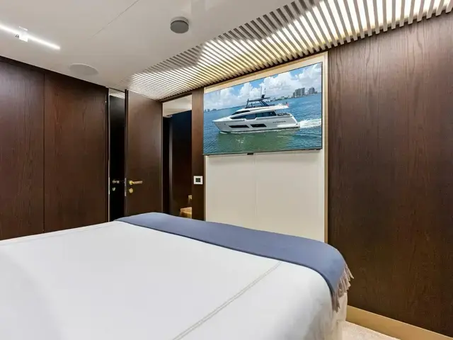 Ferretti Yachts 850