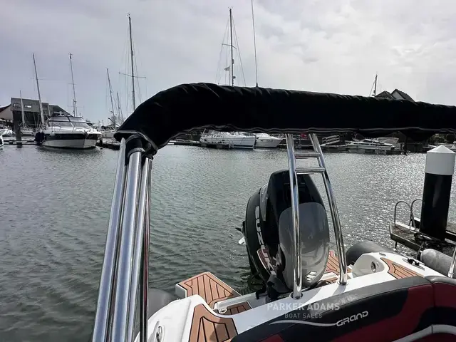 Grand RIB G850 RIB