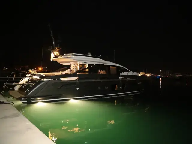 Azimut S8