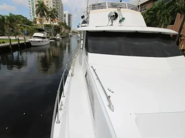 Hatteras 50 Sport Deck Motor Yacht