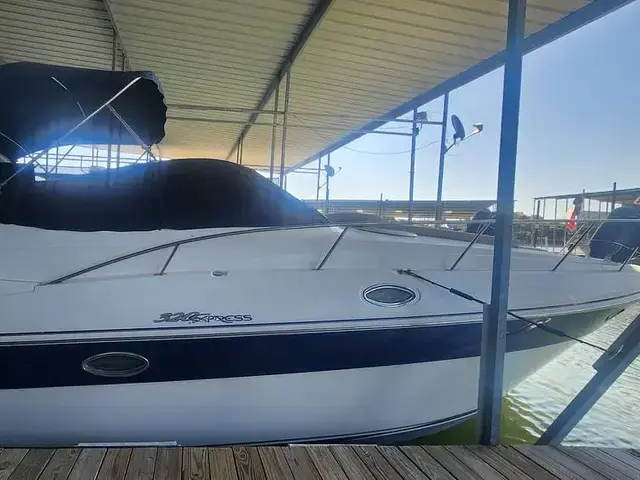 Cruisers Yachts 320