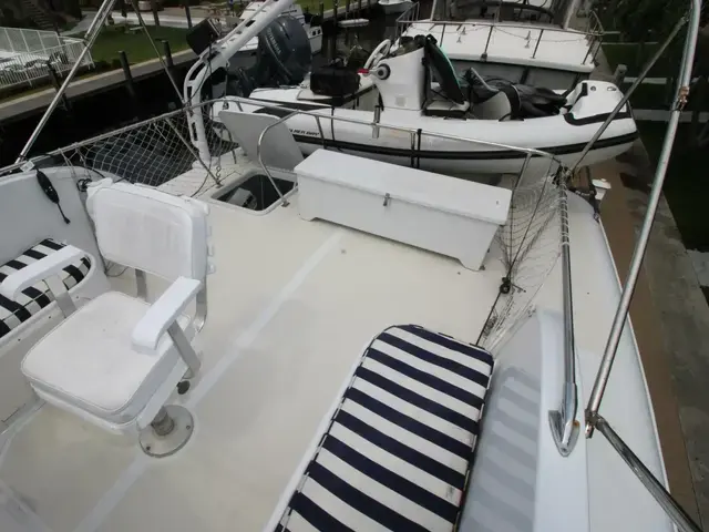 Hatteras 50 Sport Deck Motor Yacht