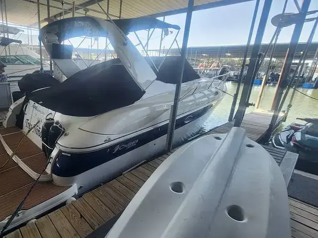 Cruisers Yachts 320