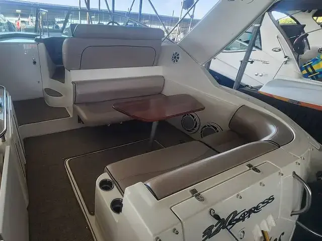 Cruisers Yachts 320