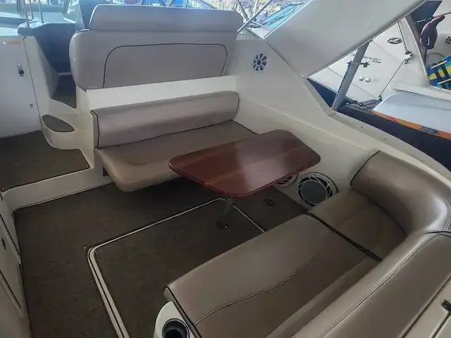 Cruisers Yachts 320