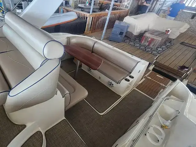 Cruisers Yachts 320