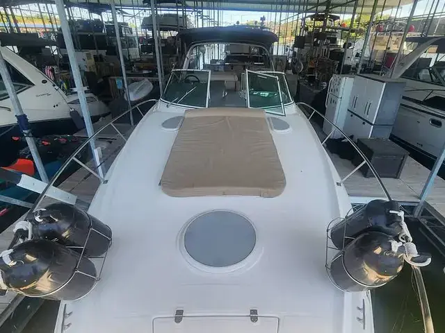 Cruisers Yachts 320