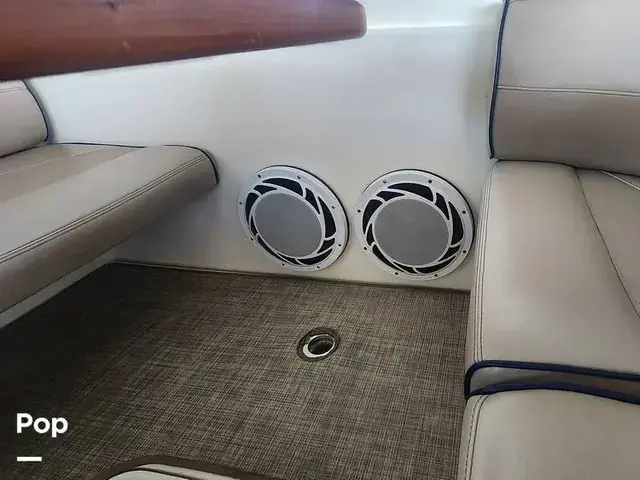 Cruisers Yachts 320