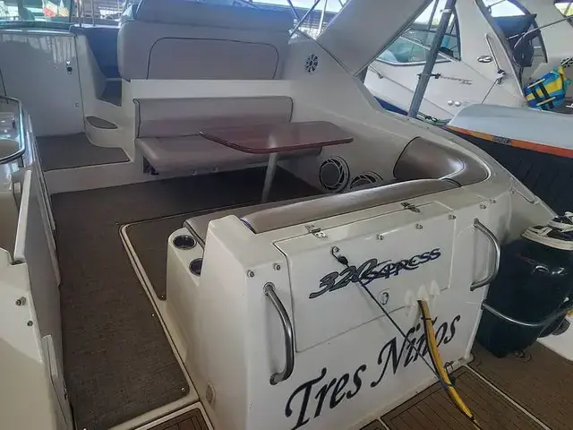 Cruisers Yachts 320