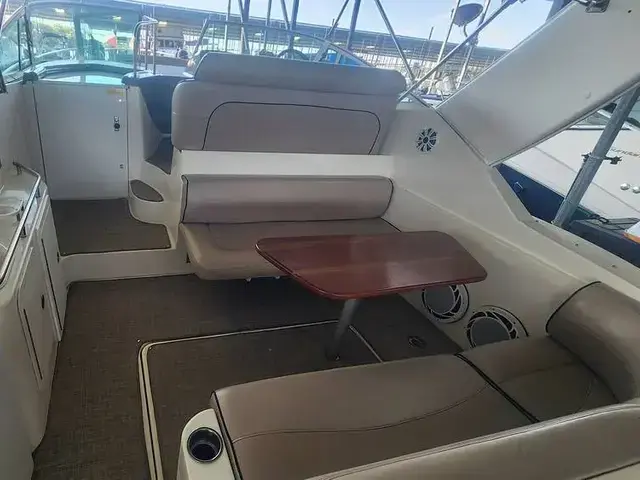 Cruisers Yachts 320