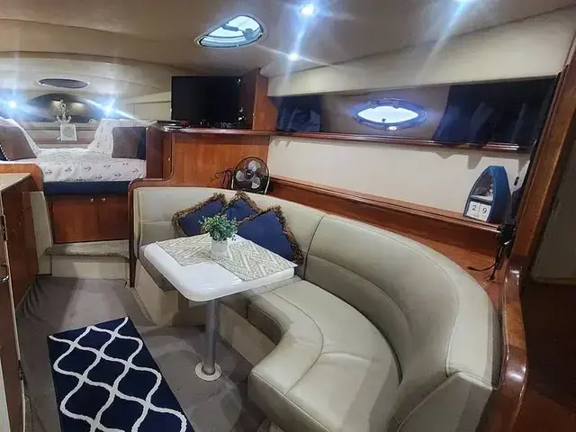 Cruisers Yachts 320