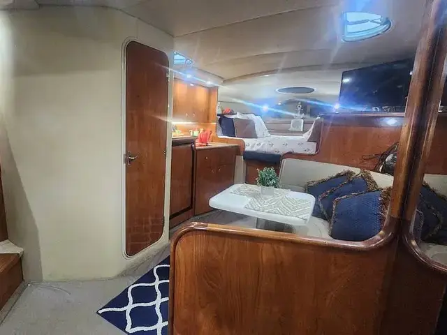 Cruisers Yachts 320