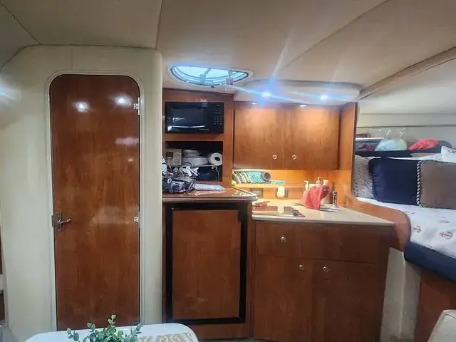 Cruisers Yachts 320