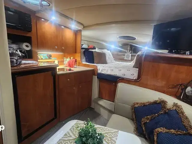 Cruisers Yachts 320