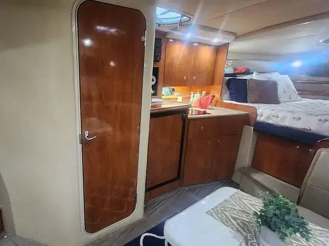 Cruisers Yachts 320