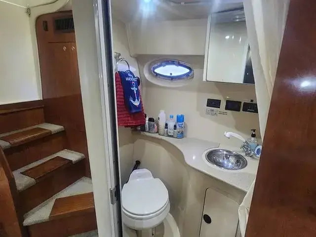 Cruisers Yachts 320