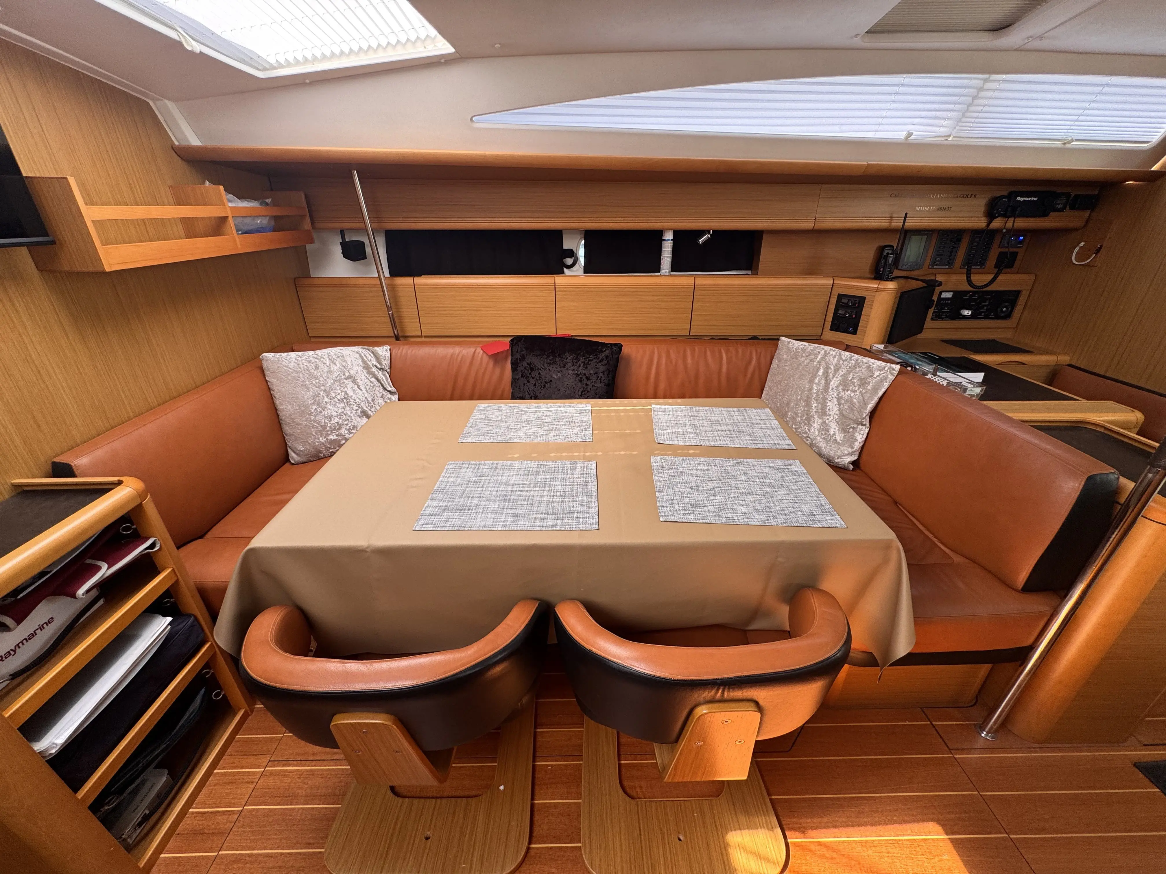 2010 Jeanneau sun odyssey 53