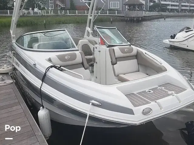 Crownline E235XS