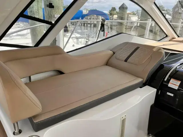 Sea Ray Sundancer 350 Coupe