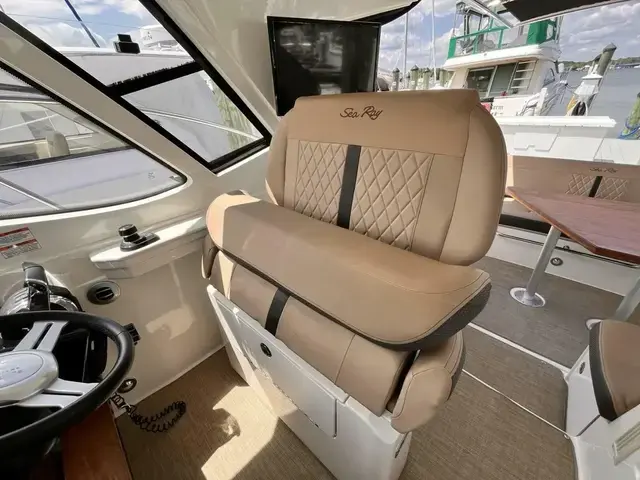 Sea Ray Sundancer 350 Coupe