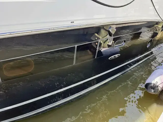 Sea Ray Sundancer 350 Coupe