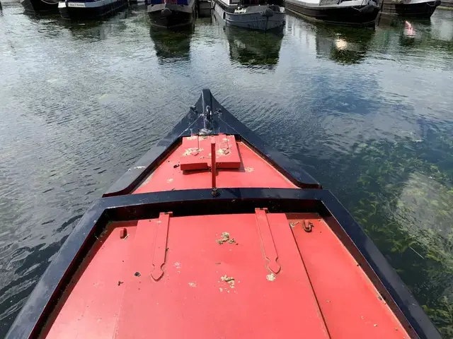 Steve Hudson Narrowboat