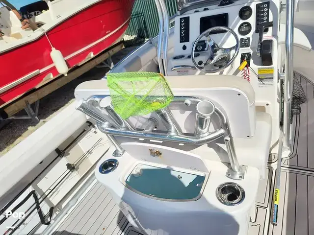 Robalo R222