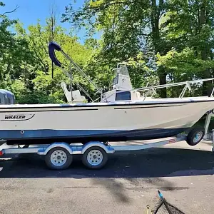 1993 Boston Whaler 21 Outrage