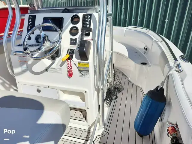 Robalo R222