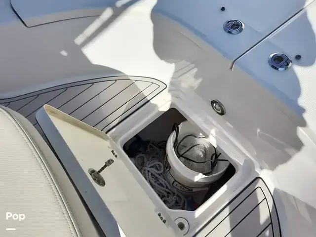 Robalo R222