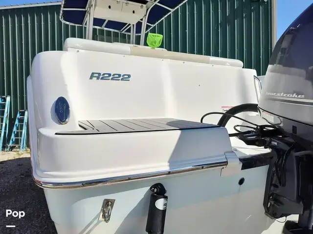 Robalo R222