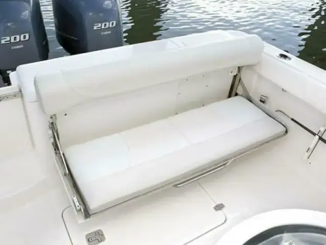 Pursuit 260 Center Console