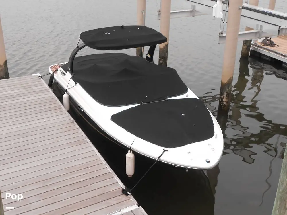 2014 Sea Ray 230 slx