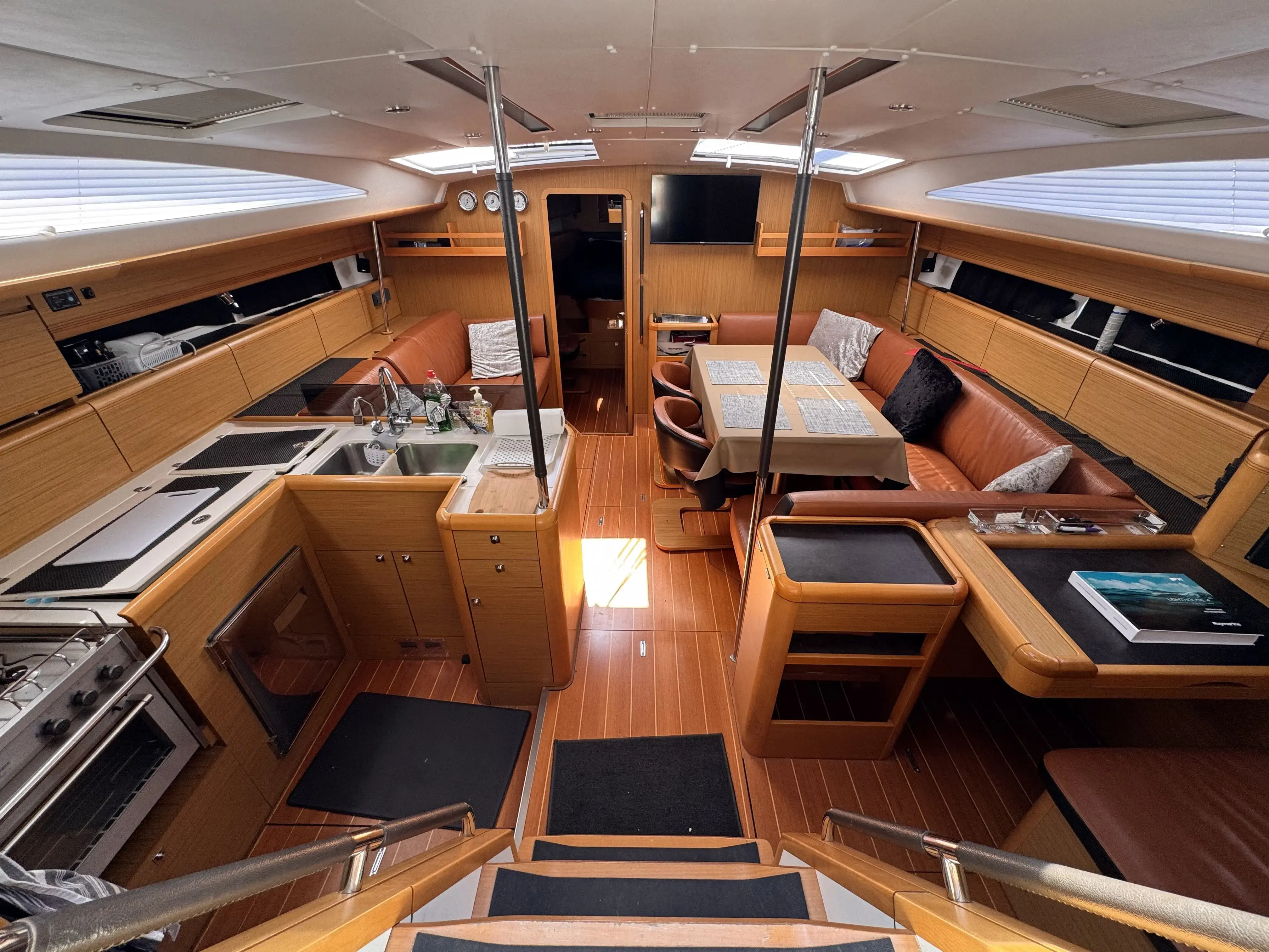 2010 Jeanneau sun odyssey 53