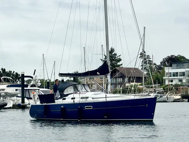 Beneteau Oceanis Clipper 323