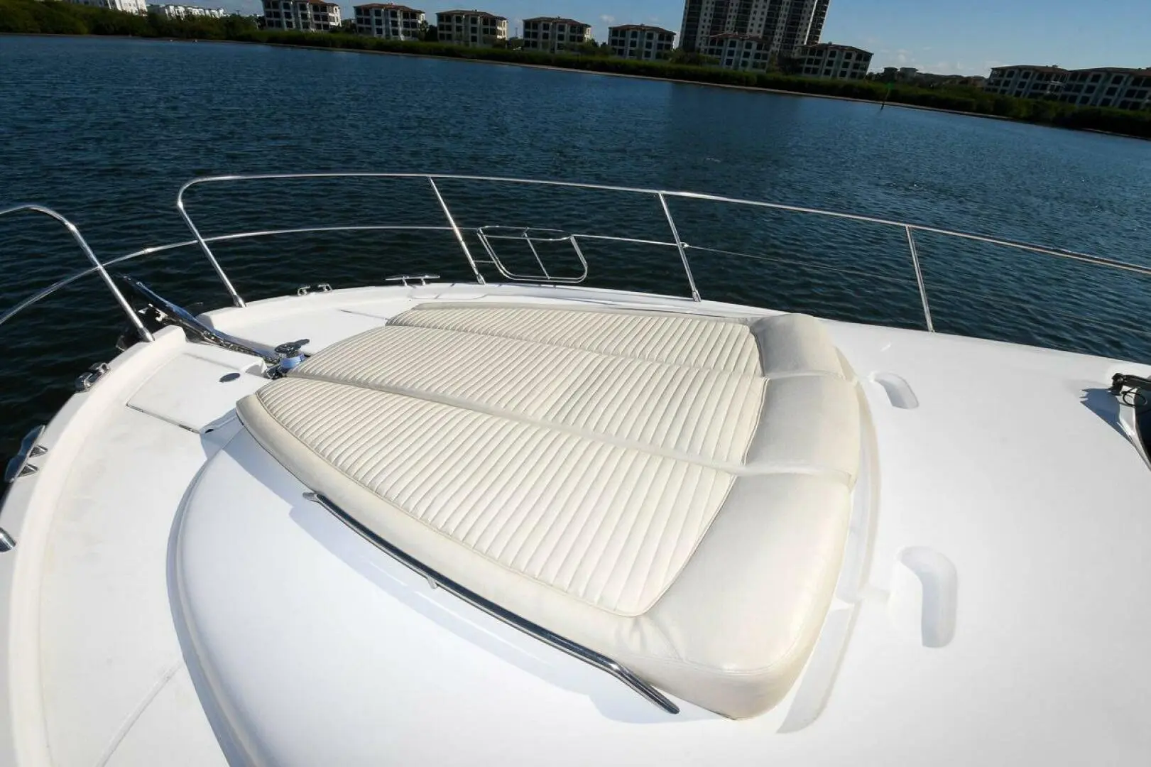 2006 Jeanneau 46 flybridge