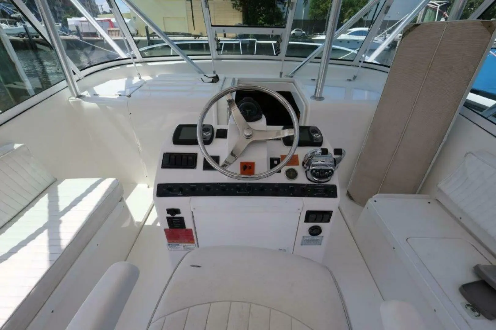 2007 Luhrs 32 open