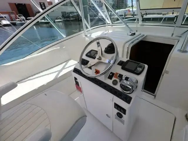 Luhrs 32 Open