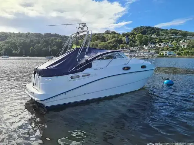 Sealine S23 Sports Cruiser