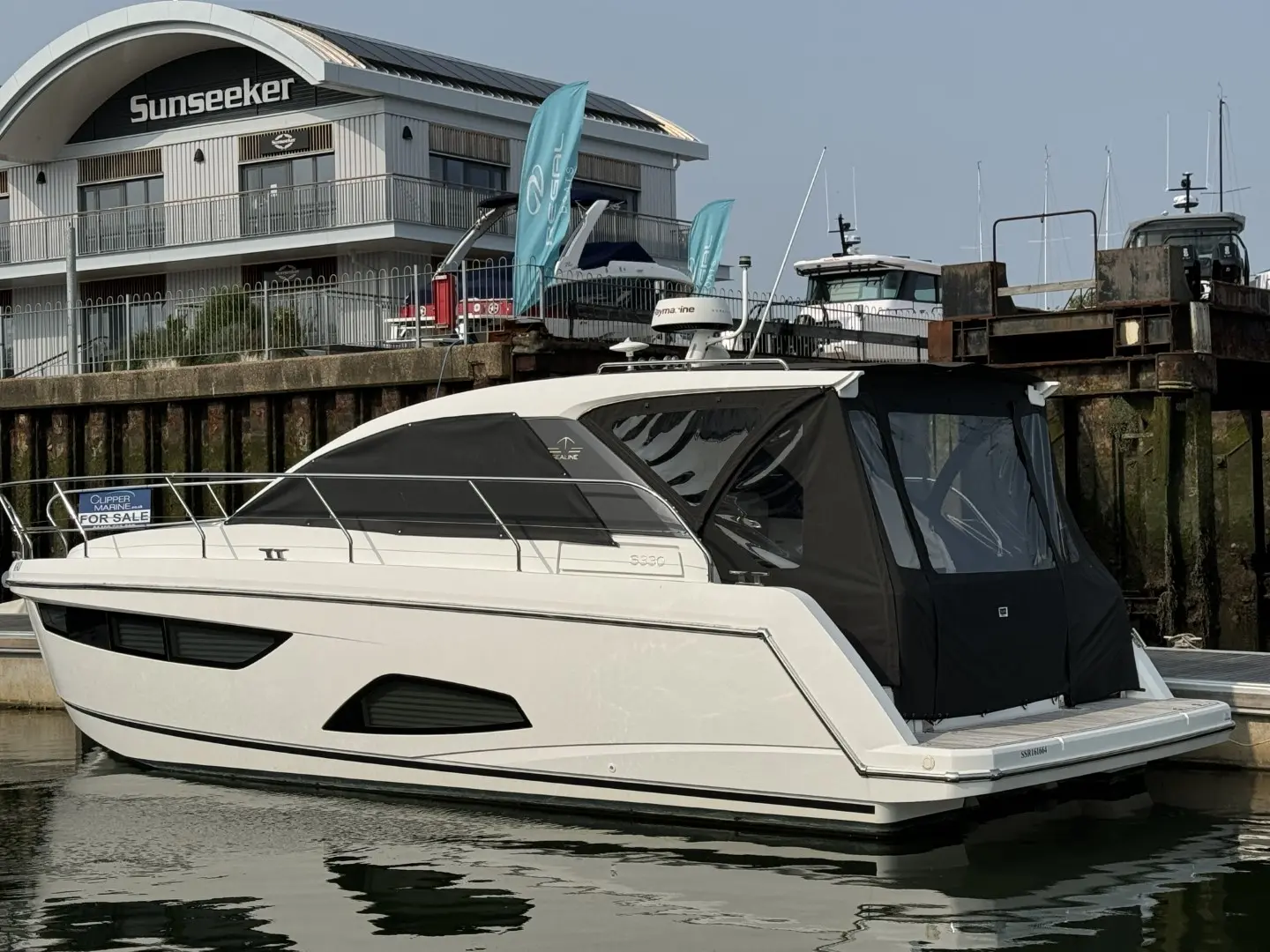 2015 Sealine s330