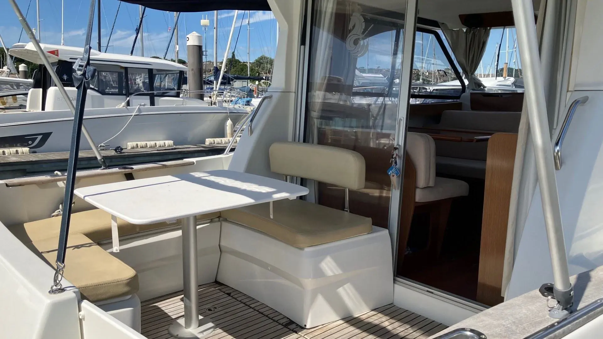 2011 Beneteau antares 8