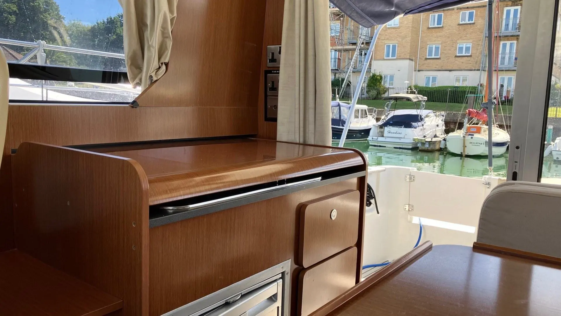 2011 Beneteau antares 8