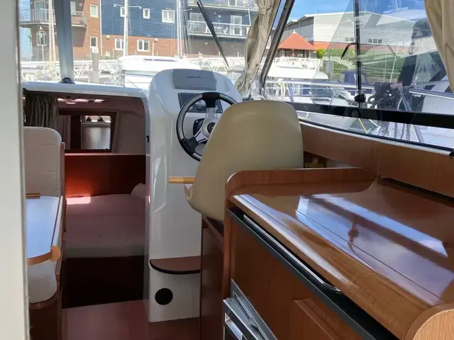 Beneteau Antares 8