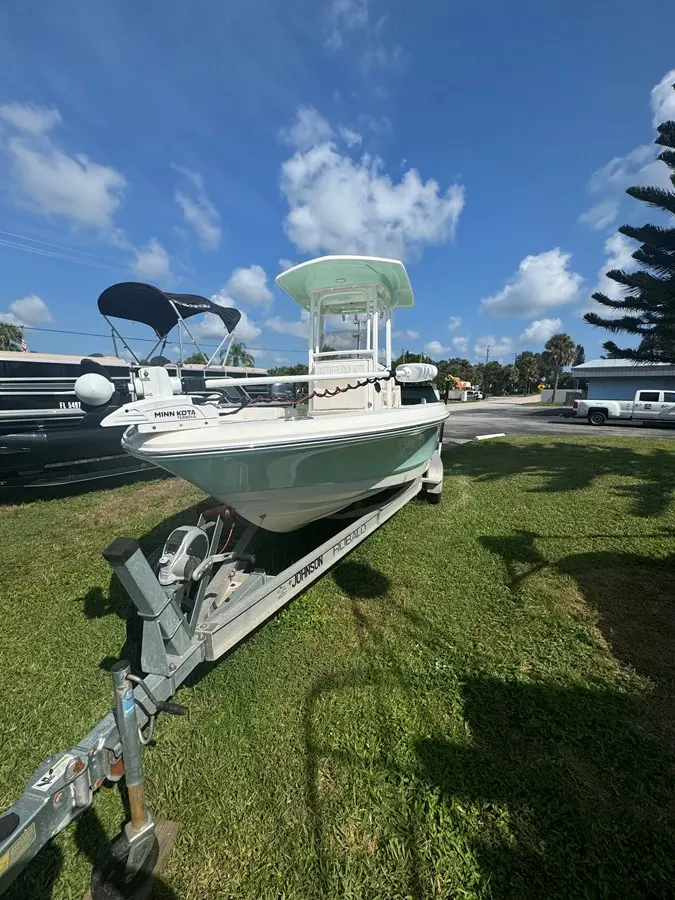 2017 Robalo 226 cayman