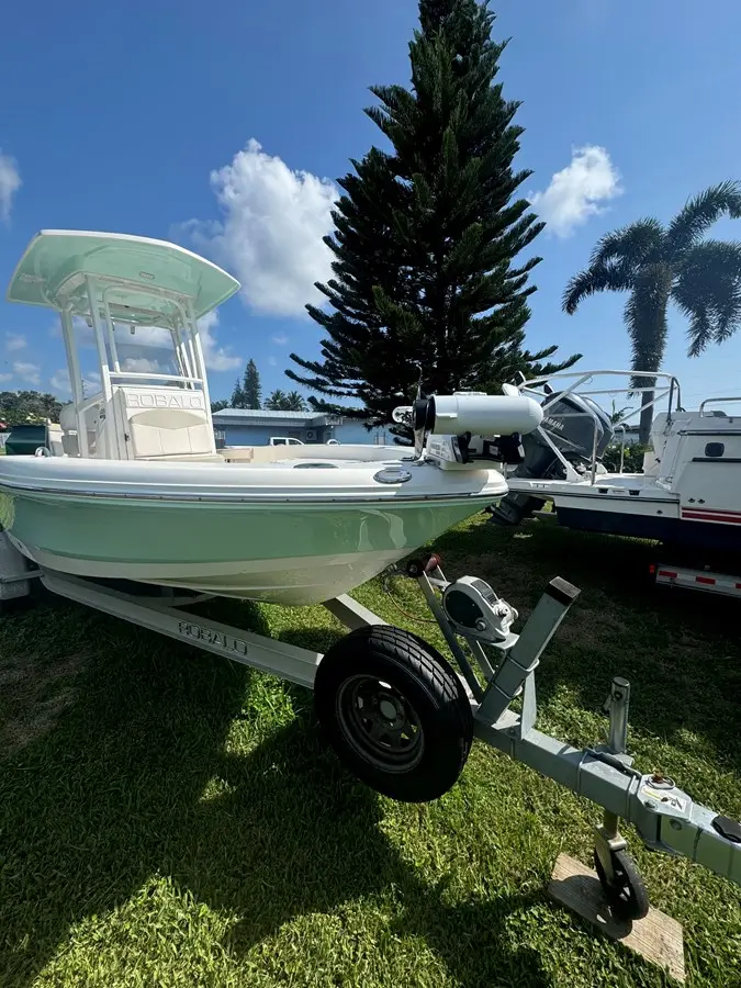 2017 Robalo 226 cayman