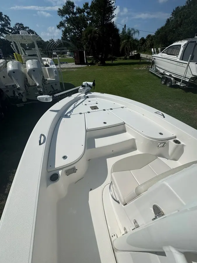 2017 Robalo 226 cayman