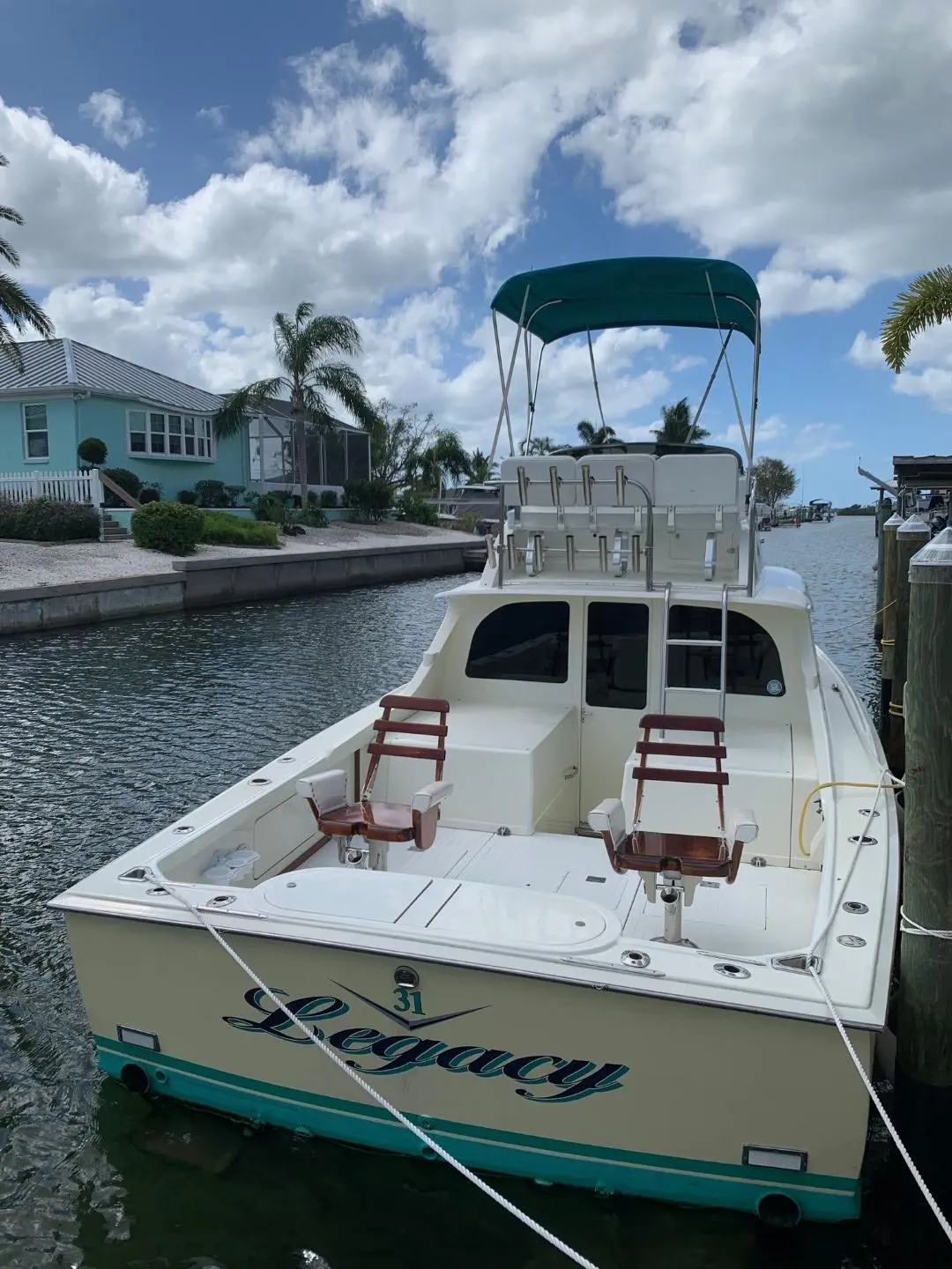 1973 Bertram 31 flybridge cruiser