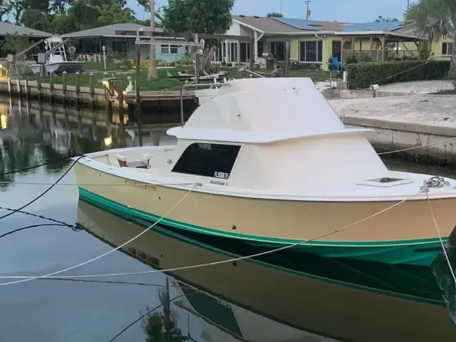 Bertram 31 Flybridge Cruiser