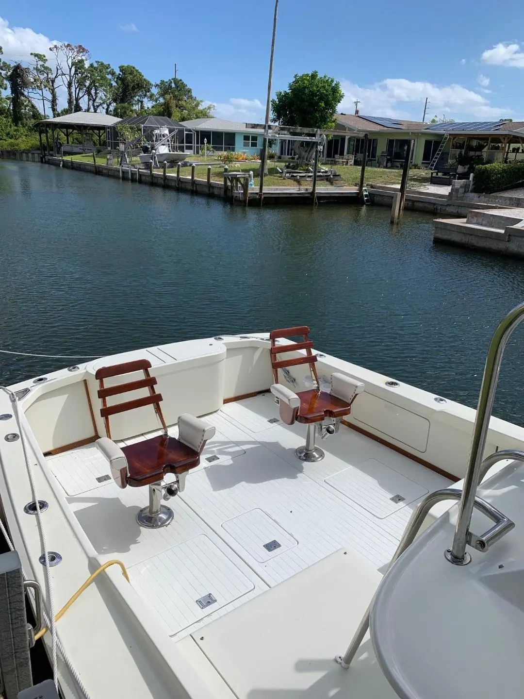 1973 Bertram 31 flybridge cruiser