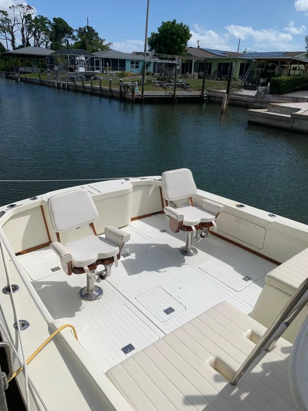 1973 Bertram 31 flybridge cruiser